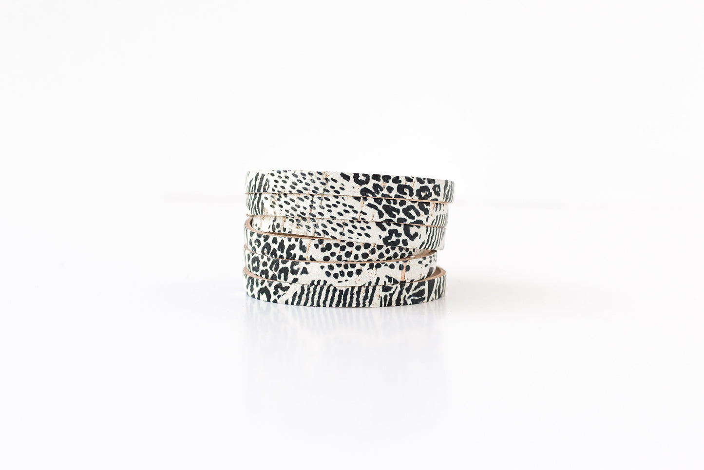 Leather Bracelet / Skinny Sliced Wrap Cuff / Ivory Random Cork