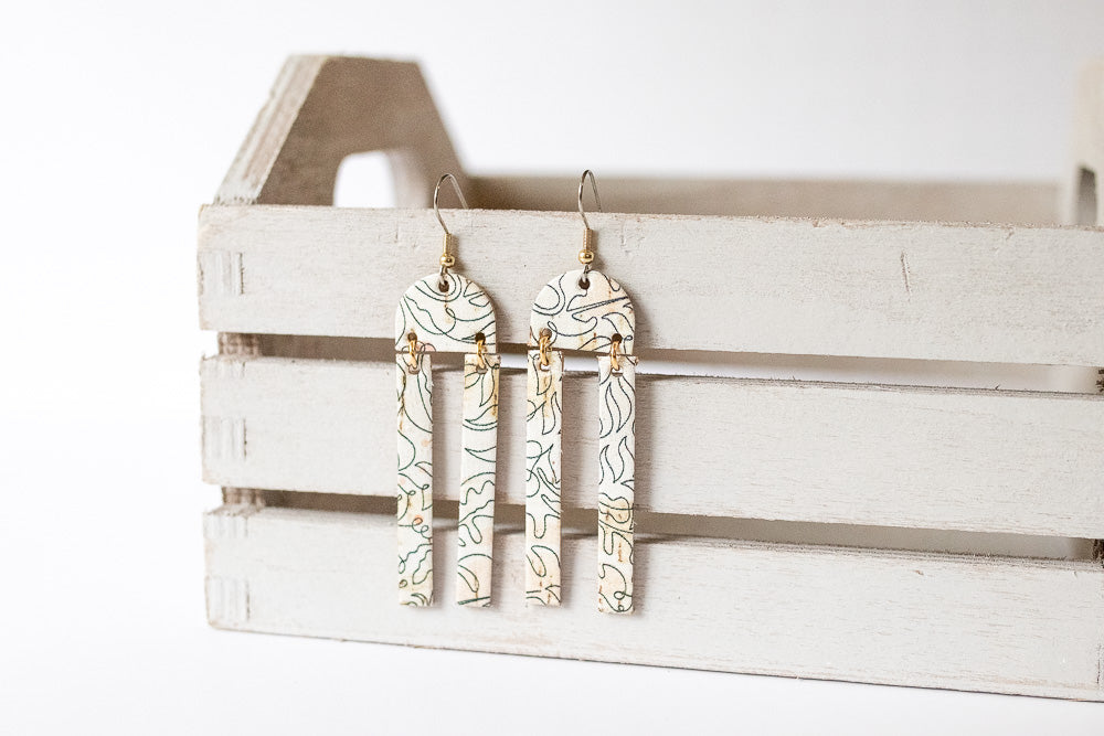 Leather Earrings / Sunrays / One Line Art Cork