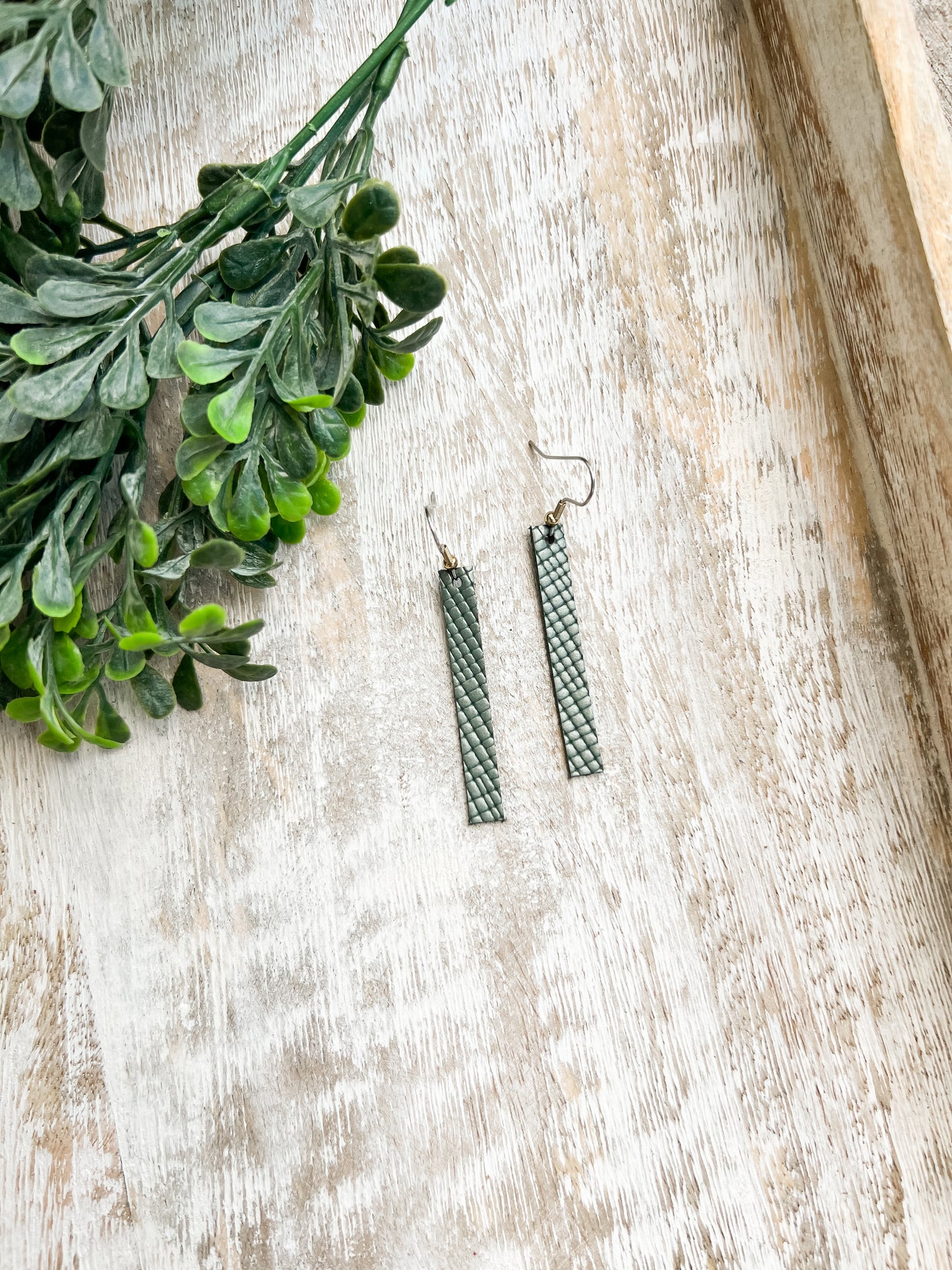 Leather Earrings / Simple / Lagoon