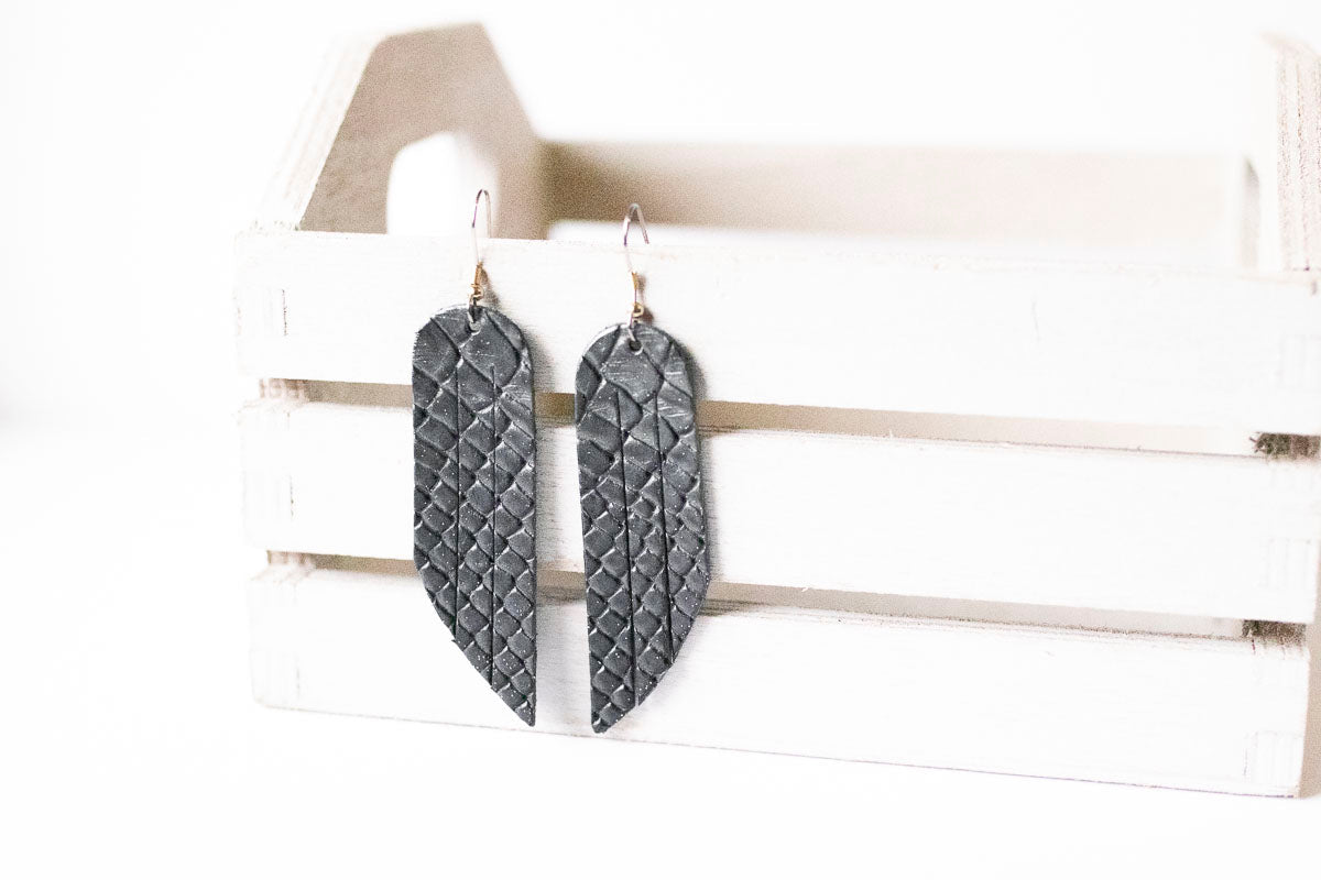 Leather Earrings / Fringe / Eclipse