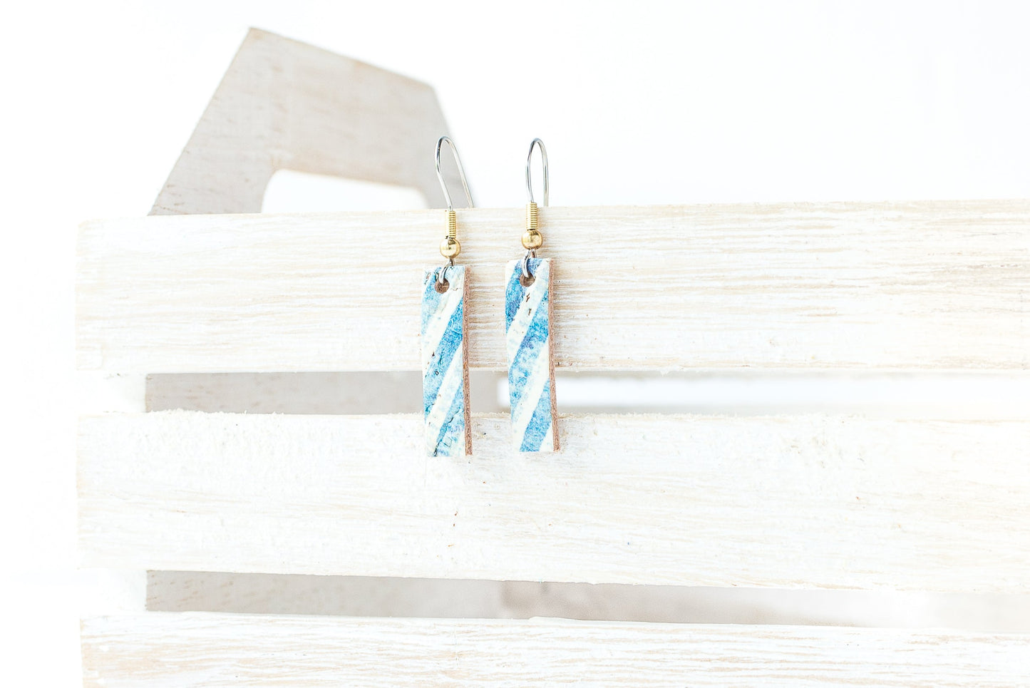 Leather Earrings / Simple Tiny / Seaside Cork