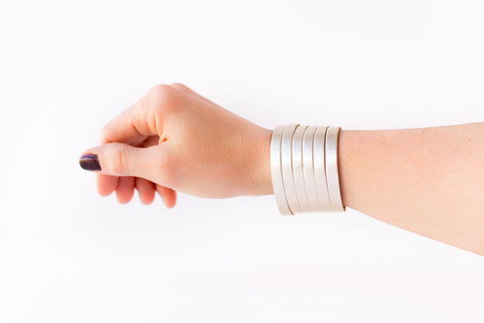 Leather Bracelet / Original Sliced Cuff / Metallic Platinum / Regular