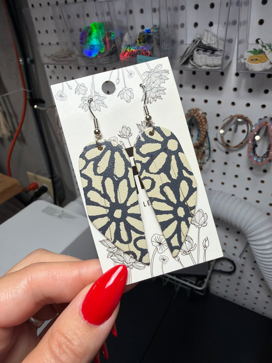 Doodle Flower Mini Fringe