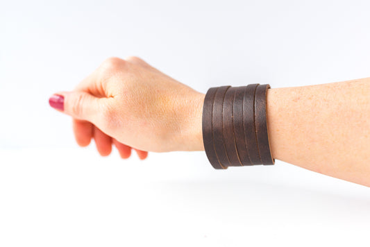 Leather Bracelet / Original Sliced Cuff / Washed Dark Brown / Small