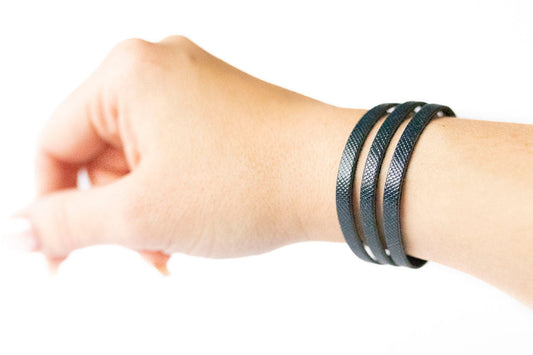 Leather Bracelet / Ultra Skinny Sliced Cuff / Navy / Large
