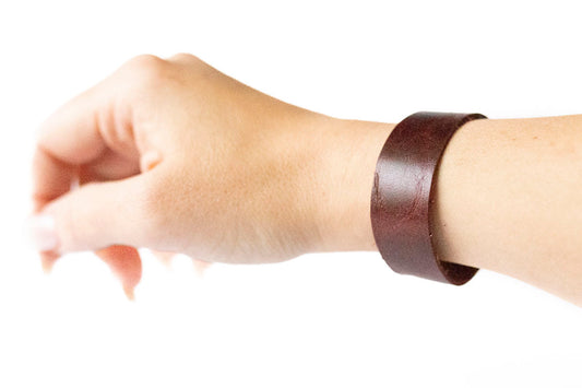 Leather Bracelet / Slim Cuff / Burnt Caramel
