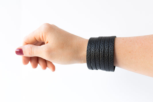 Leather Bracelet / Original Sliced Cuff / Deep Black / Extra Large