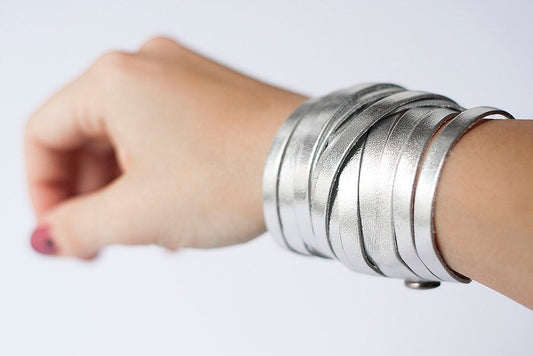 Leather Bracelet / Original Sliced Wrap Cuff / Metallic Silver / Regular