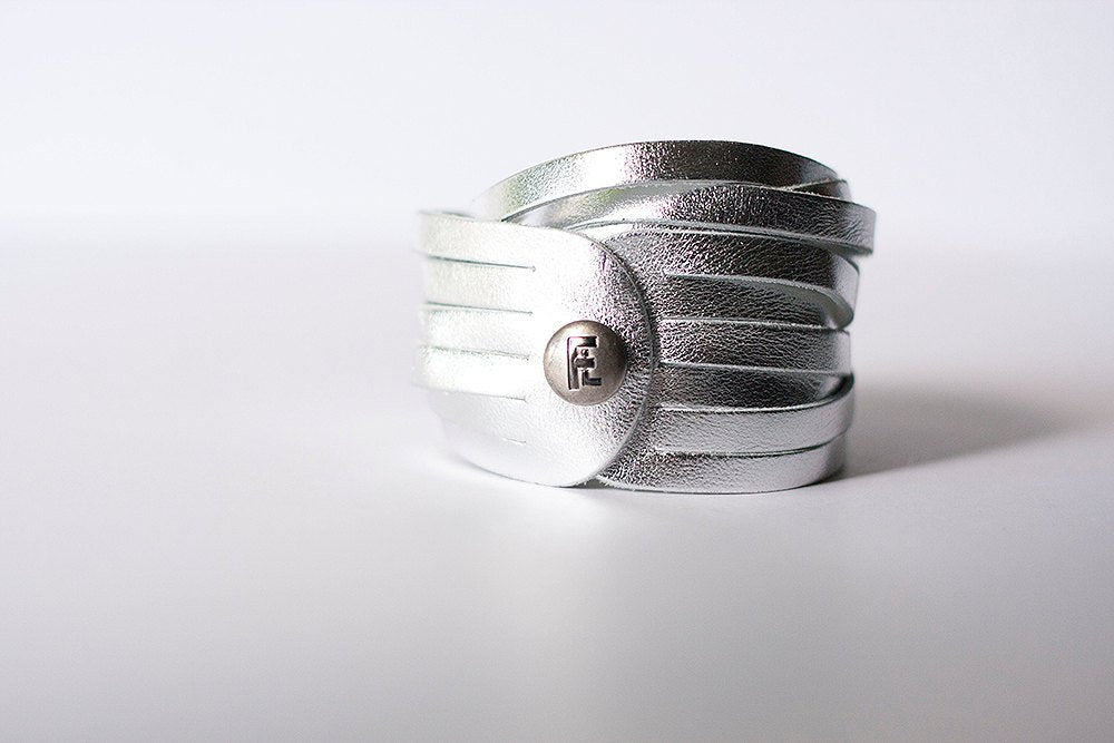 Leather Bracelet / Original Sliced Wrap Cuff / Metallic Silver / Regular